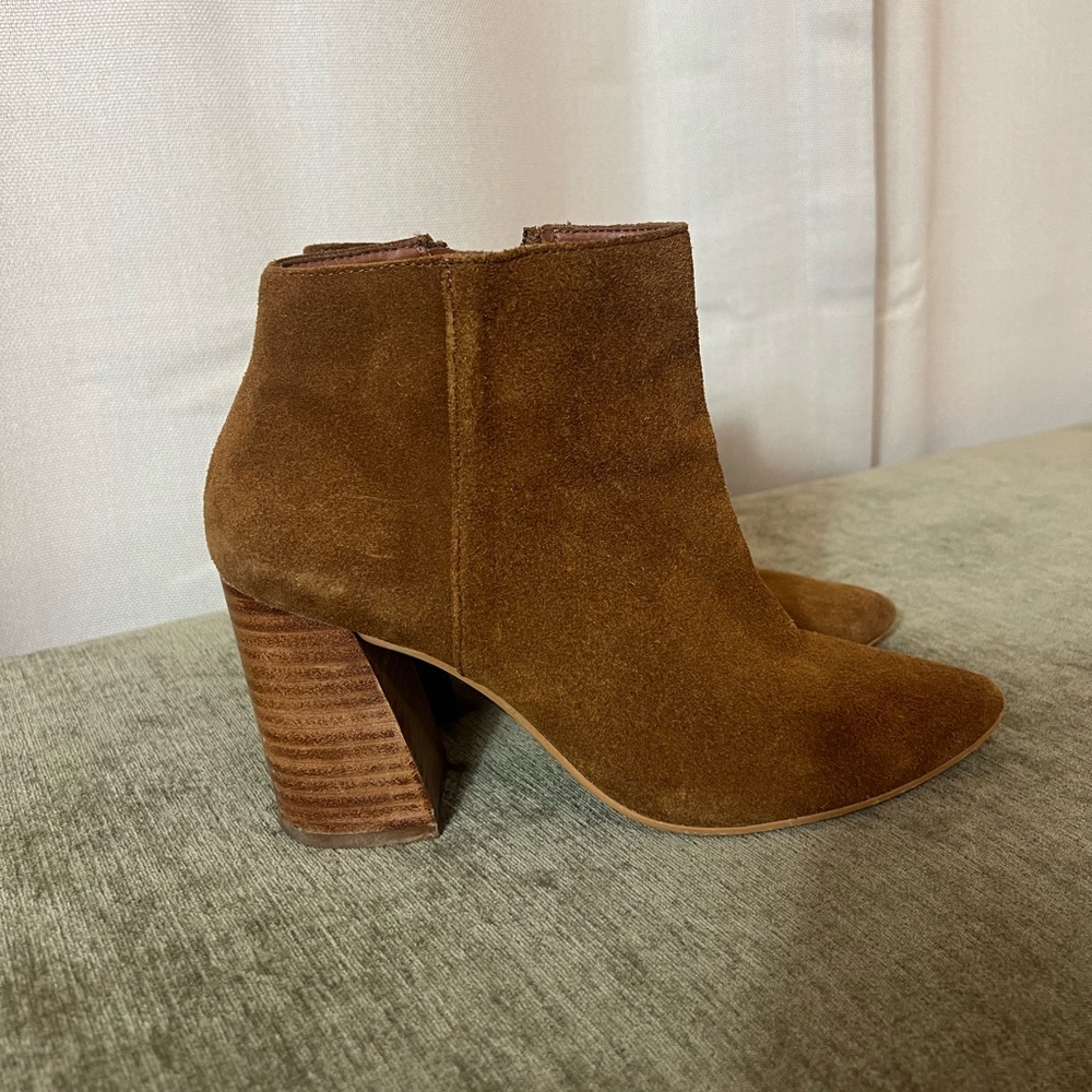 Steve Madden leather ankle booties. Size 7